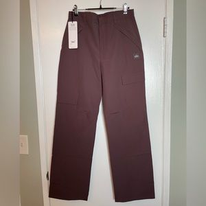 Alo Yoga Edge Trouser Size Small in color Raisin